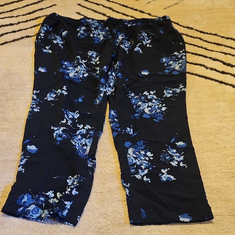 Coldwater Creek Black and Blue Floral Womens Beachy Bottoms